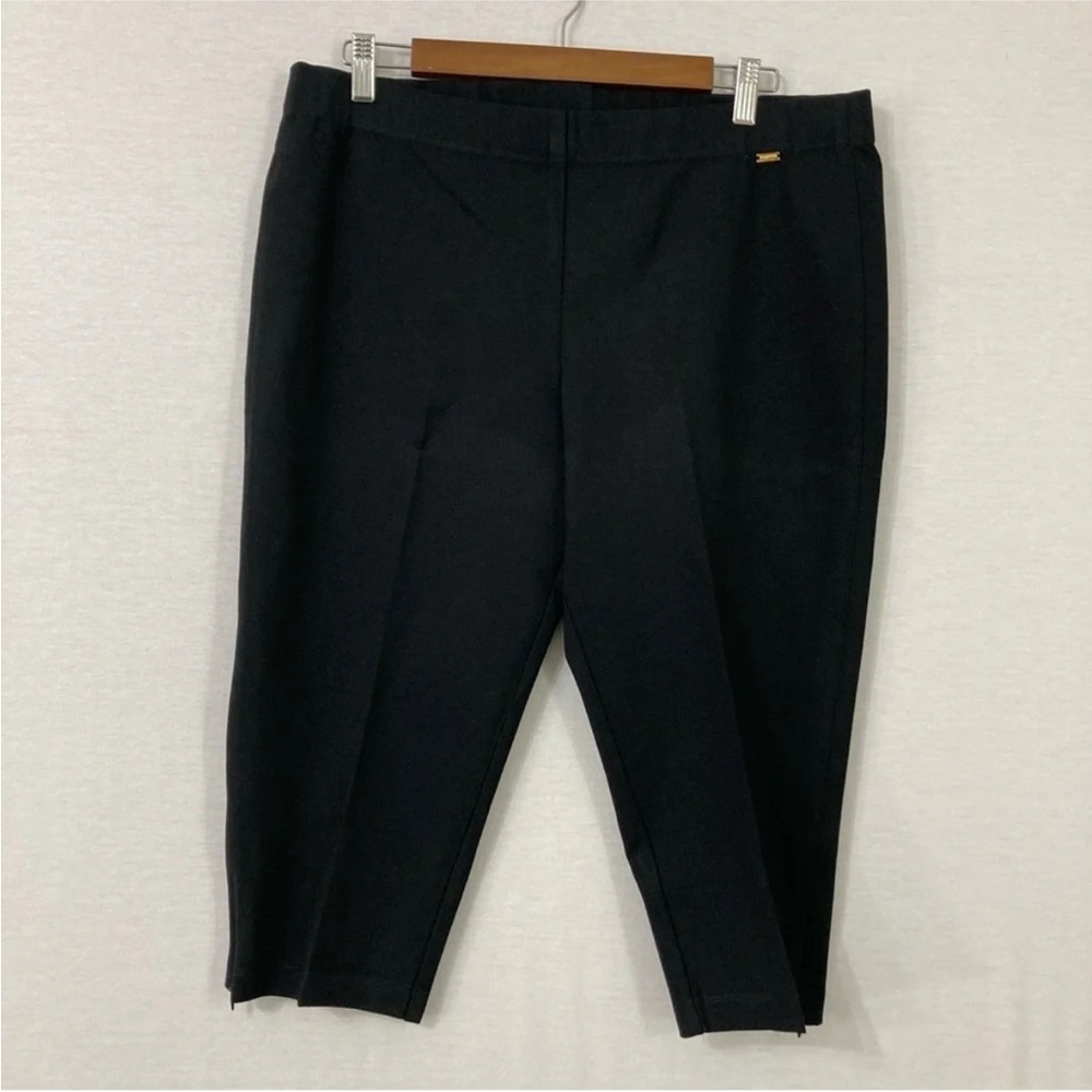 St. John Black Stretch Comfy Pull-on Capri Pants size Large